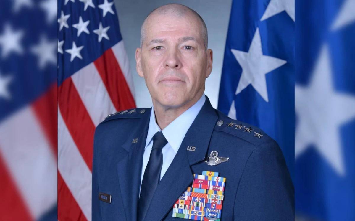 两名美军上将觉得受辱当场退伍ky开元棋牌特朗普讲话完毕(图5) 两名美军上将觉得受辱当场退伍ky开元棋牌特朗普讲话完毕(图5)